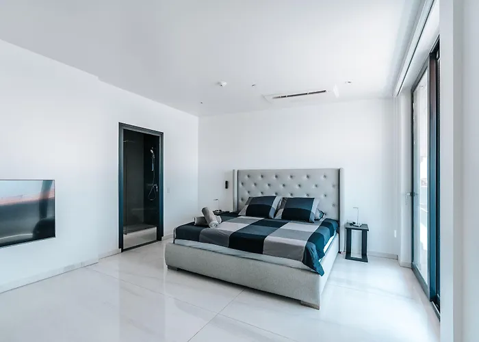 Gray Door Apartments - Adults Only
